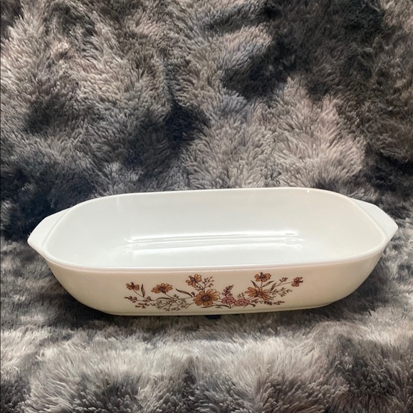 Country Autumn / Woodland Pyrex
OBLONG Casserole, 
Wildflower - Picture 1 of 16